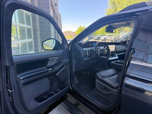 Used 2025 Ford Expedition Platinum AWD/4WD image 18