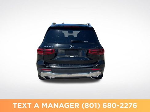 Used 2025 Mercedes-Benz GLB 250 4MATIC image 4