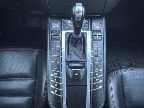 Used 2018 Porsche Macan GTS image 25