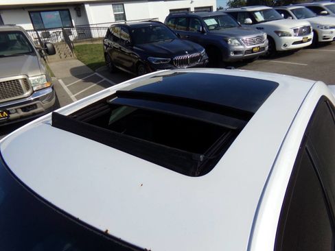 Used 2014 Chrysler 300 S image 8