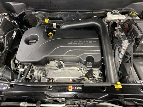 Used 2024 Chevrolet Equinox LT image 16