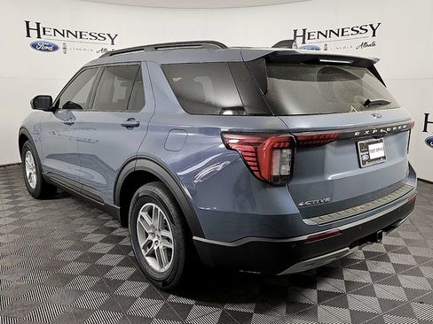 Used 2026 Ford Explorer Active w/ Active Comfort Package RWD image 7