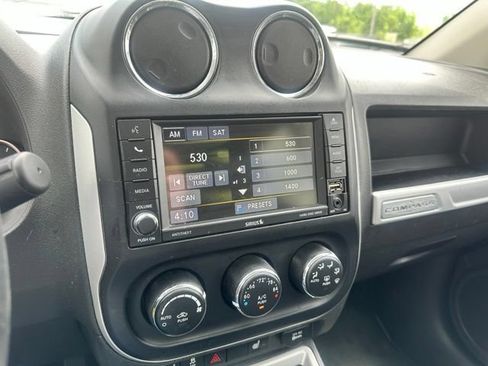 Used 2016 Jeep Compass High Altitude FWD image 17
