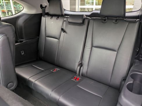 Used 2023 Toyota Highlander Platinum image 29