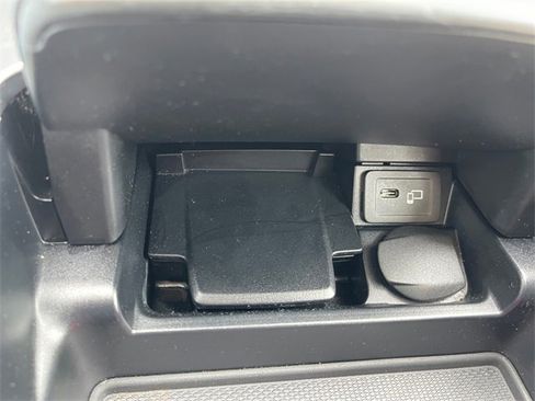 Used 2023 Mercedes-Benz E 350 4MATIC Sedan image 21