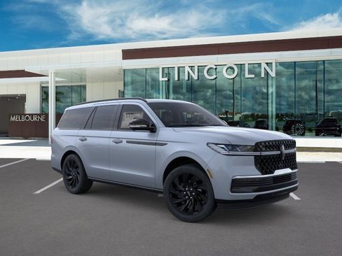 New 2026 Lincoln Navigator Reserve w/ Jet Appearance Package AWD/4WD image 7