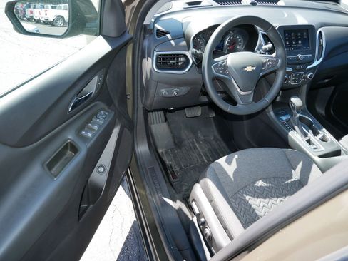 Used 2024 Chevrolet Equinox LT AWD/4WD image 9