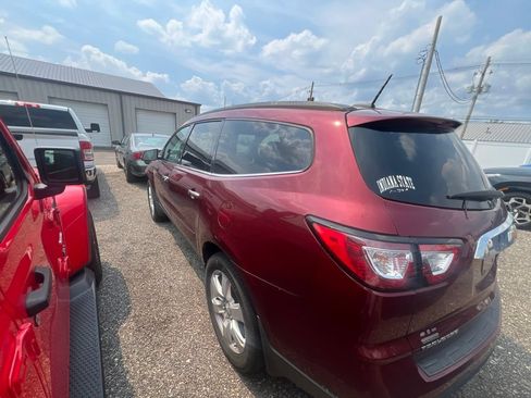 Used 2017 Chevrolet Traverse LT w/ Traveler's Package FWD image 17