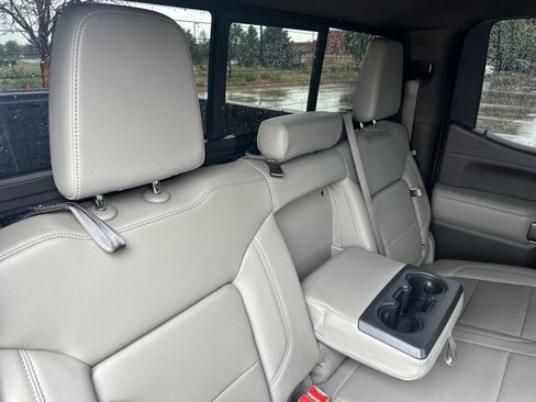 Used 2020 Chevrolet Silverado 1500 LTZ w/ LTZ Convenience Package AWD/4WD image 23
