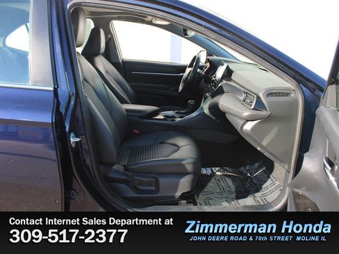 Used 2021 Toyota Camry SE w/ Convenience Package image 18