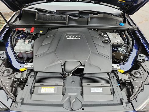 Used 2022 Audi Q7 3.0T Premium Plus w/ Premium Plus Package AWD/4WD image 23