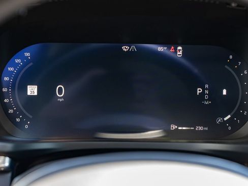 Used 2025 Volvo V60 B5 Cross Country Plus AWD/4WD image 16