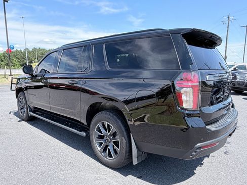 Used 2022 Chevrolet Suburban Z71 AWD/4WD image 7