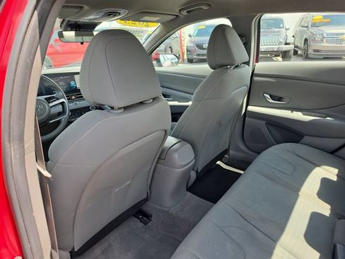 Used 2023 Hyundai Elantra SEL w/ Convenience Package FWD image 10
