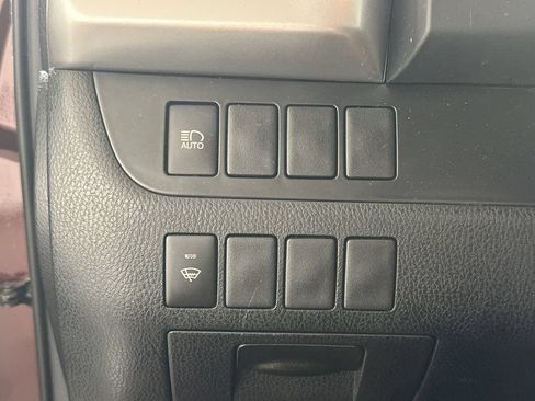 Used 2019 Toyota Highlander LE FWD image 7
