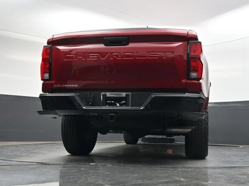Used 2026 Chevrolet Colorado Z71 w/ Technology Package AWD/4WD image 32