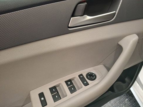 Used 2019 Hyundai Sonata SE image 14