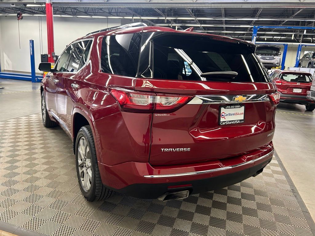 Used 2019 Chevrolet Traverse Premier w/ Driver Confidence II Package FWD image 8