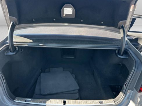 Used 2021 BMW 740i w/ M Sport Package image 17