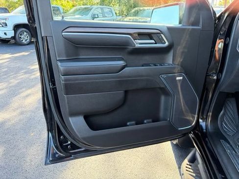 Used 2024 Chevrolet Silverado 1500 LT Trail Boss w/ LT Trail Boss Premium Package AWD/4WD image 12