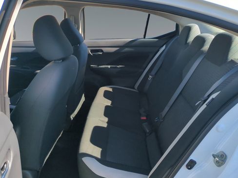 Used 2021 Nissan Versa SV image 28