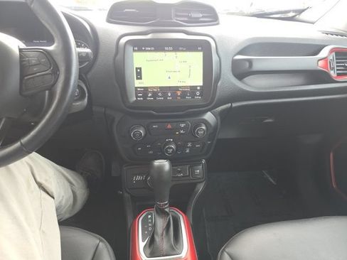 Certified 2022 Jeep Renegade Trailhawk AWD/4WD image 25