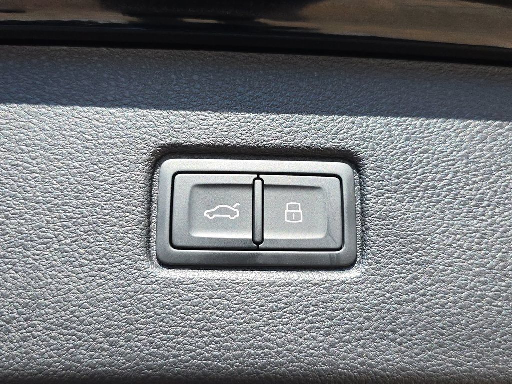 Certified 2026 Audi Q7 2.0T Premium Plus w/ Premium Plus Package AWD/4WD image 14