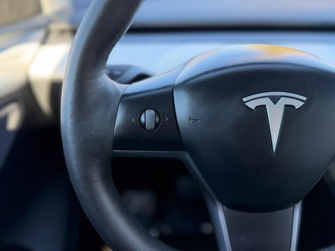 Used 2023 Tesla Model Y AWD image 33