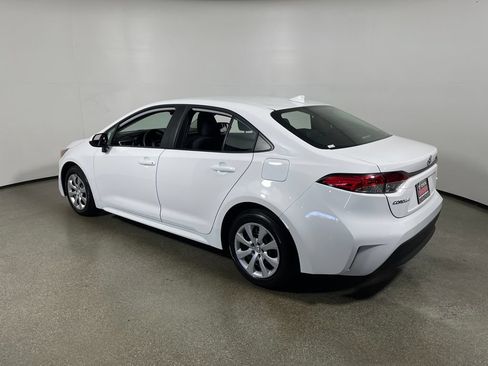 Used 2026 Toyota Corolla LE FWD image 5