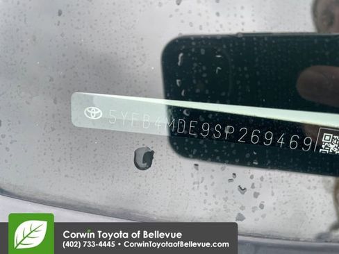 Used 2025 Toyota Corolla LE FWD image 31