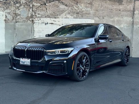 Used 2020 BMW 750i xDrive w/ M Sport Package AWD/4WD image 8
