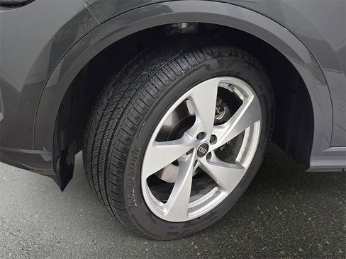 Certified 2025 Audi Q5 Prestige image 34