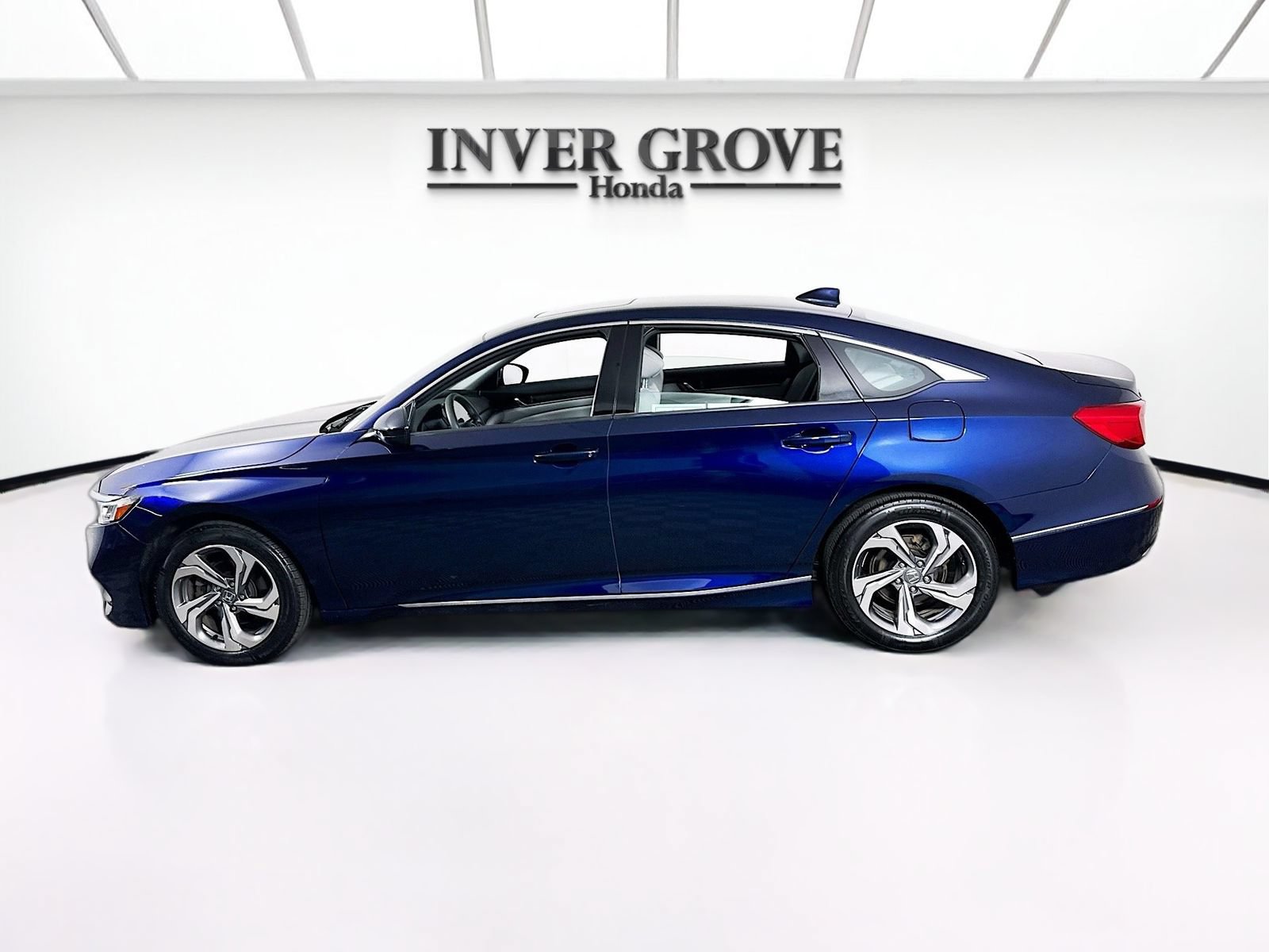 Used 2018 Honda Accord EX image 8