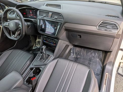 Used 2022 Volkswagen Tiguan SE R-Line FWD image 32