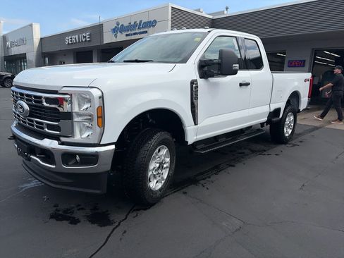 New 2027 Ford F250 XLT w/ Snow Plow Prep Package AWD/4WD image 3