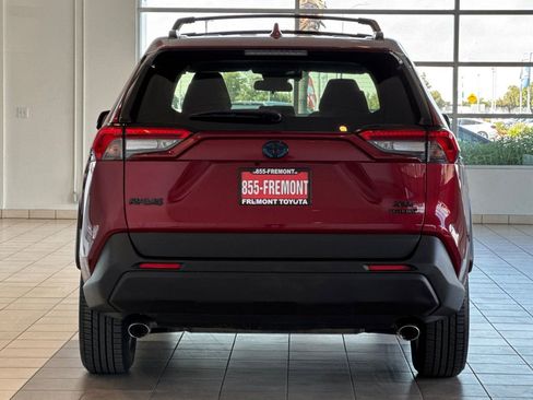 Certified 2021 Toyota RAV4 XLE w/ Convenience Package AWD/4WD image 5