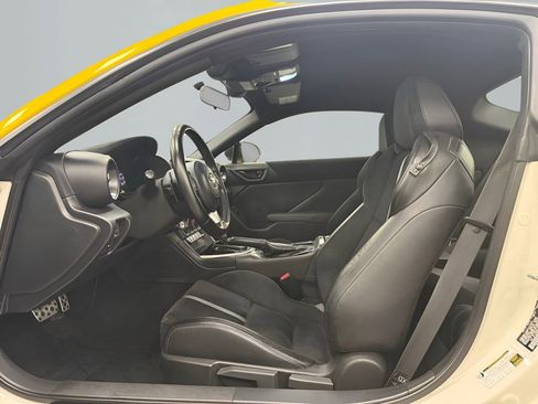 Used 2023 Toyota GR86 Premium RWD image 11