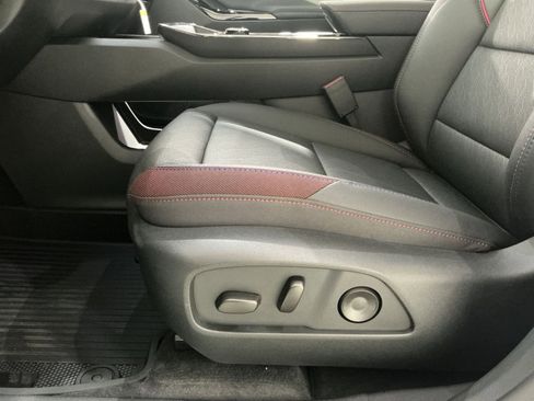New 2026 Chevrolet Equinox RS w/ LPO, Floor Liner Package FWD image 22