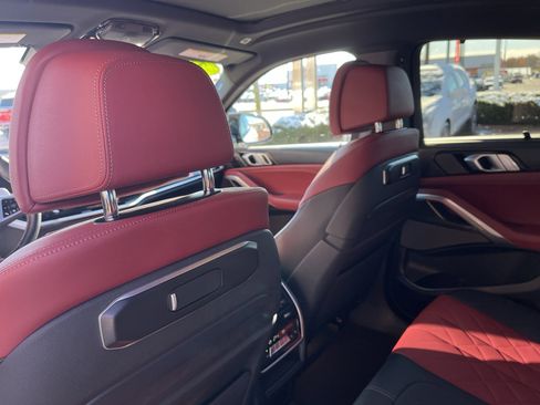 Used 2025 BMW X6 M60i image 34