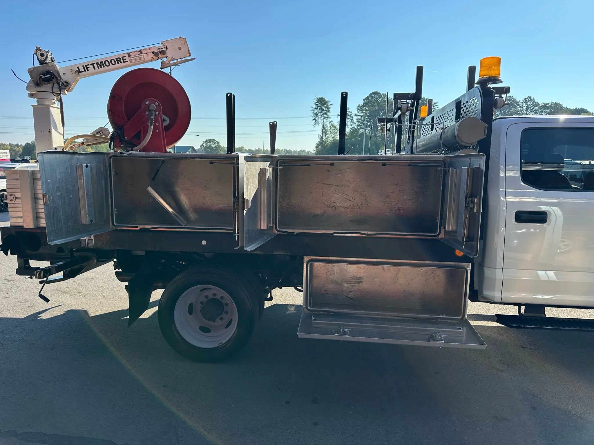 Used 2017 Ford F550 2WD Crew Cab Super Duty image 16