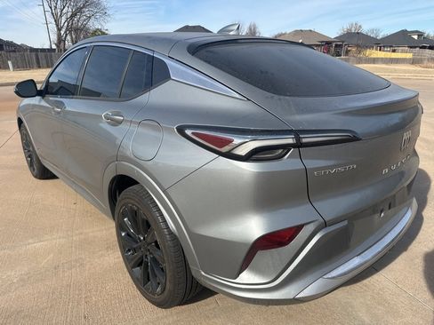 Used 2024 Buick Envista Avenir image 2