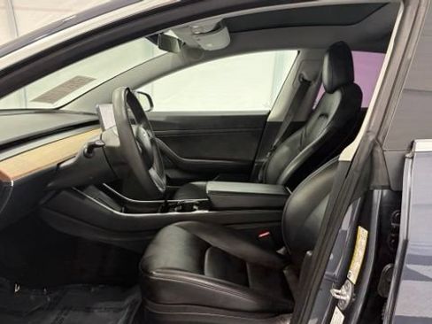 Used 2020 Tesla Model 3 Standard Range Plus RWD image 11