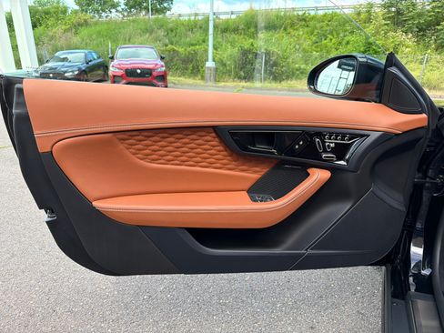 Used 2024 Jaguar F-TYPE Coupe AWD image 16