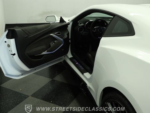 Used 2023 Chevrolet Camaro ZL1 RWD image 33
