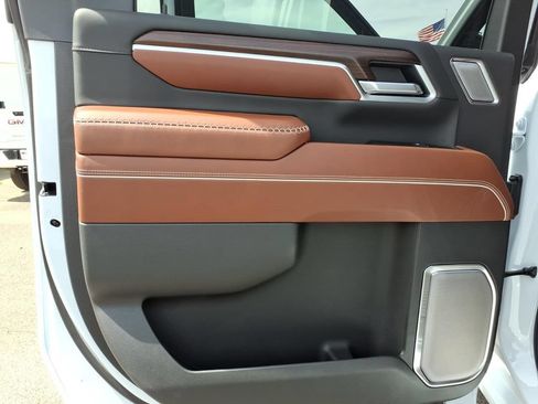 New 2026 GMC Sierra 2500 Denali Ultimate AWD/4WD image 18