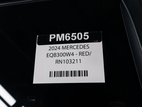 Used 2024 Mercedes-Benz EQB 300 4MATIC image 34