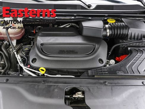 Used 2021 Chrysler Pacifica Touring-L FWD image 7