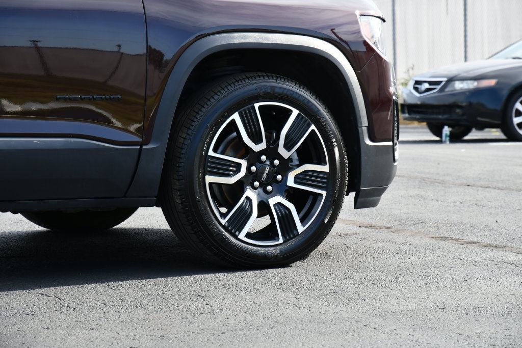 Used 2021 GMC Acadia SLE w/ Driver Convenience Package AWD/4WD image 9