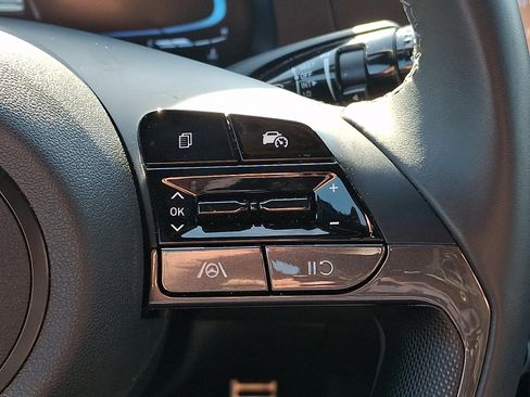 Certified 2025 Hyundai Elantra Sport image 22