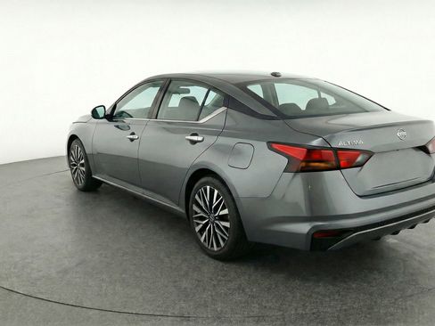 Used 2025 Nissan Altima 2.5 SV image 6